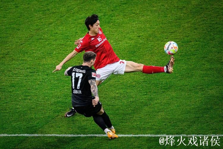 李在城33岁德甲赛场头球破门,7年斩获26球19助攻 李在城33岁德甲赛场头球破门,7年斩获26球19助攻