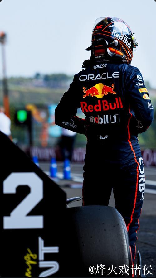 维斯塔潘赛场实力圈粉观众 维斯塔潘赛场实力圈粉观众